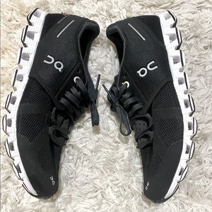 On Cloud running shoe size 7.5 womens